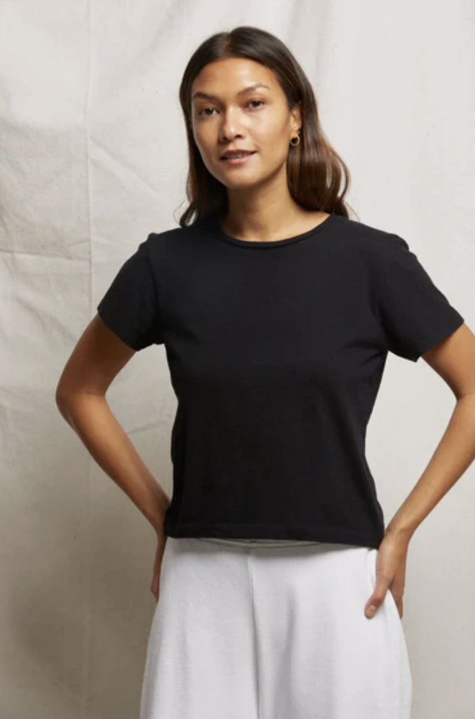 Lisa Tee - True Black