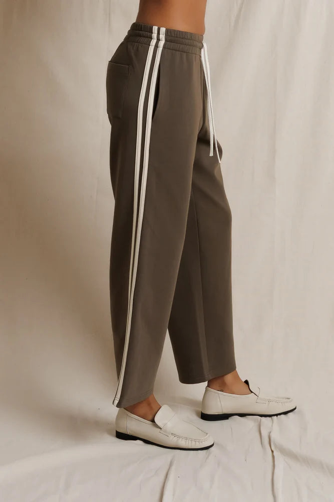 Claud Travel Pant - Dark Olive