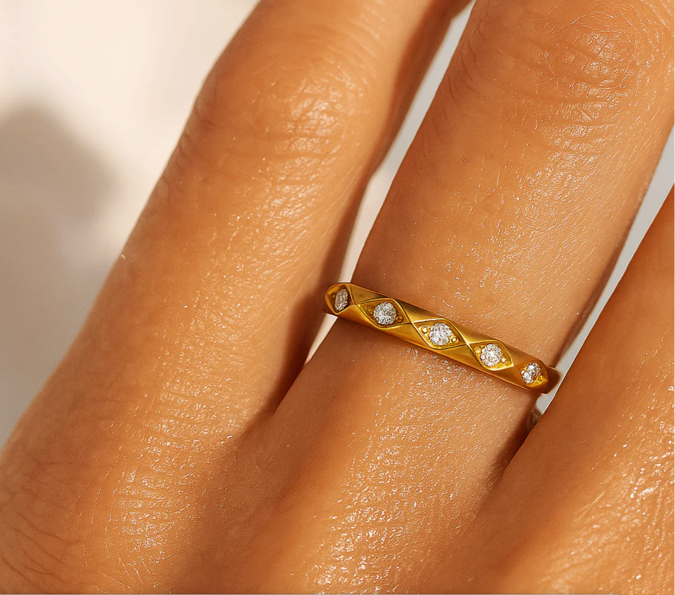 Celine Dainty Ring - Gold - 6