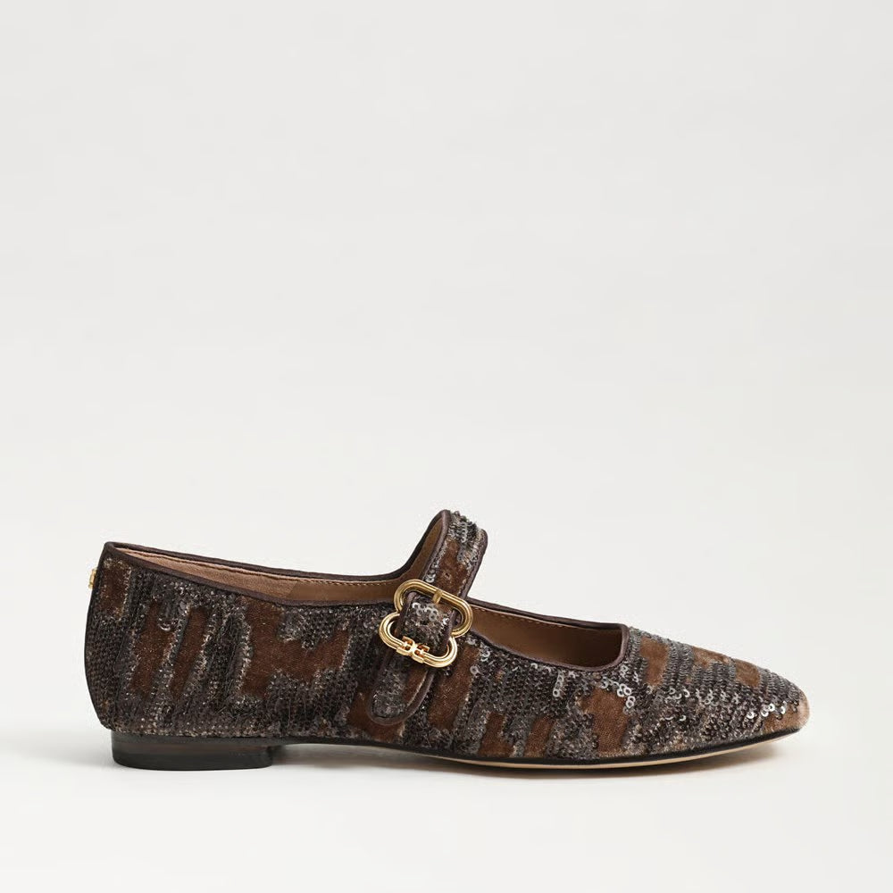 Michaela Flat - Mushroom Velvet