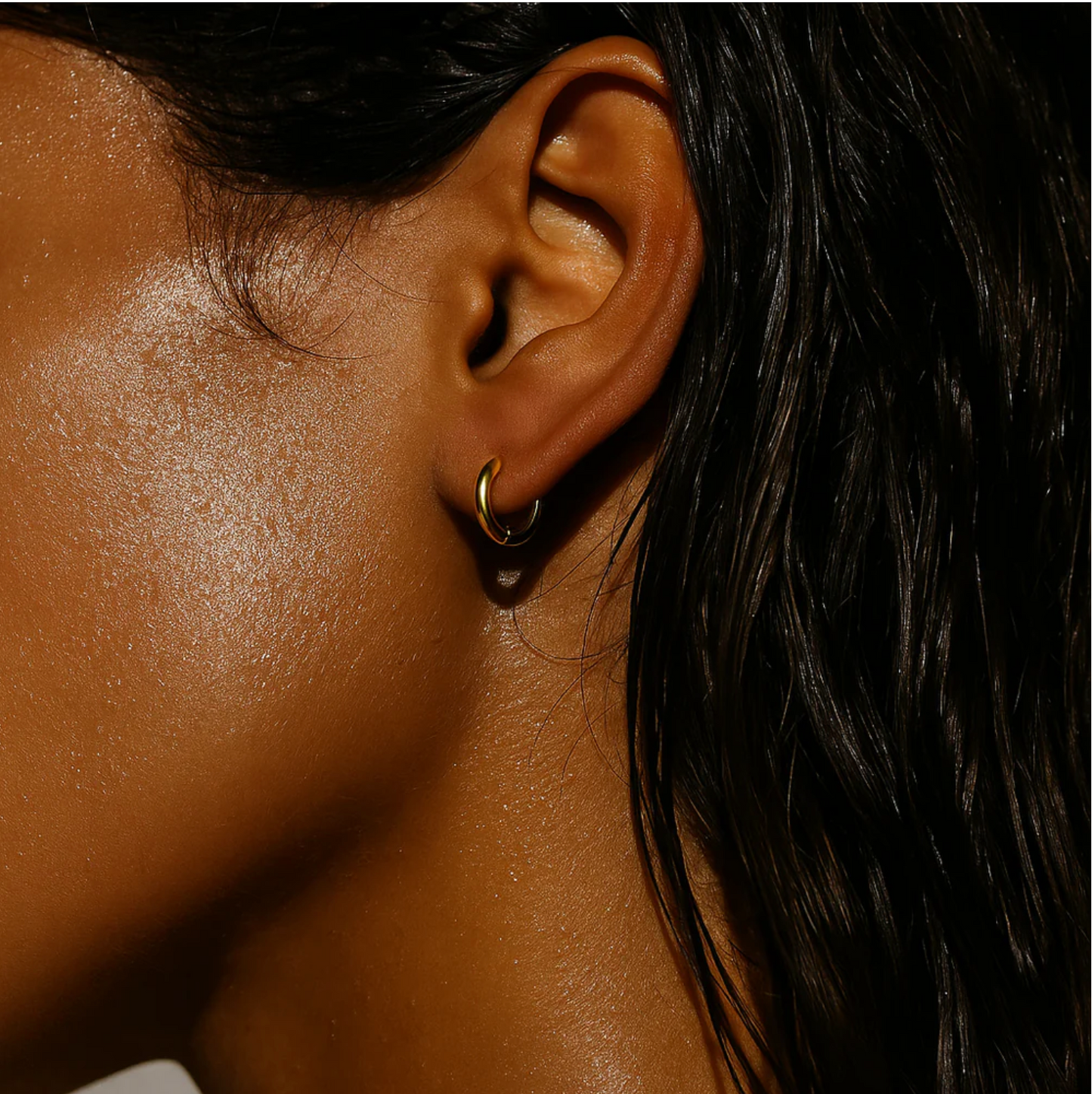 Erin Huggie Hoop - Gold