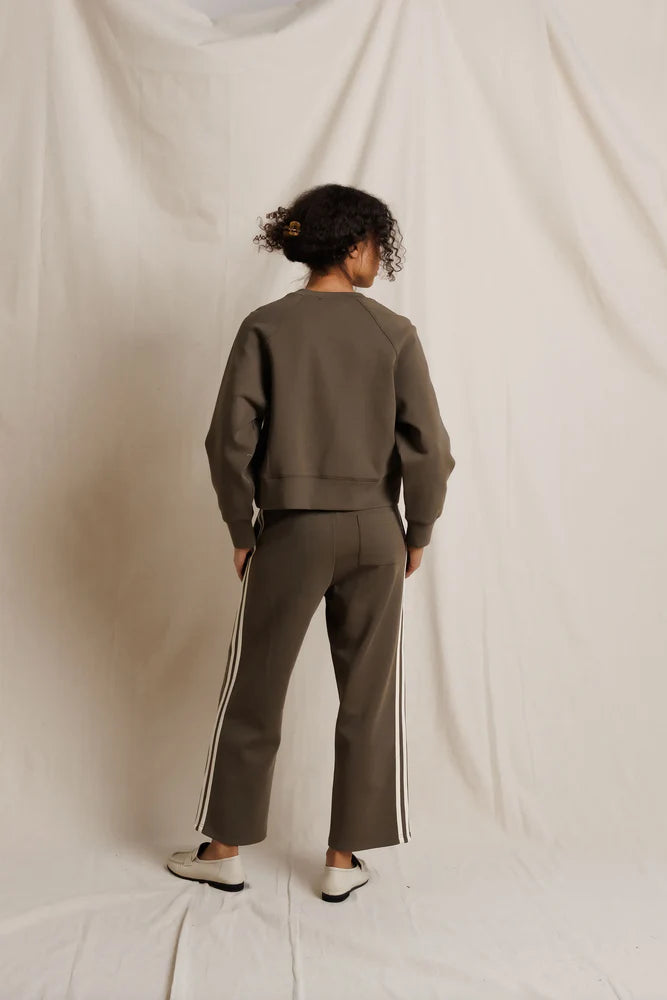 Nell Travel Crew Neck - Dark Olive